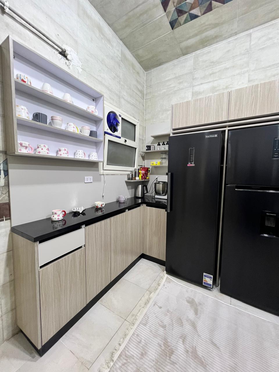 مطبخ خشب بيج p.v.c *خشبي h.p.l